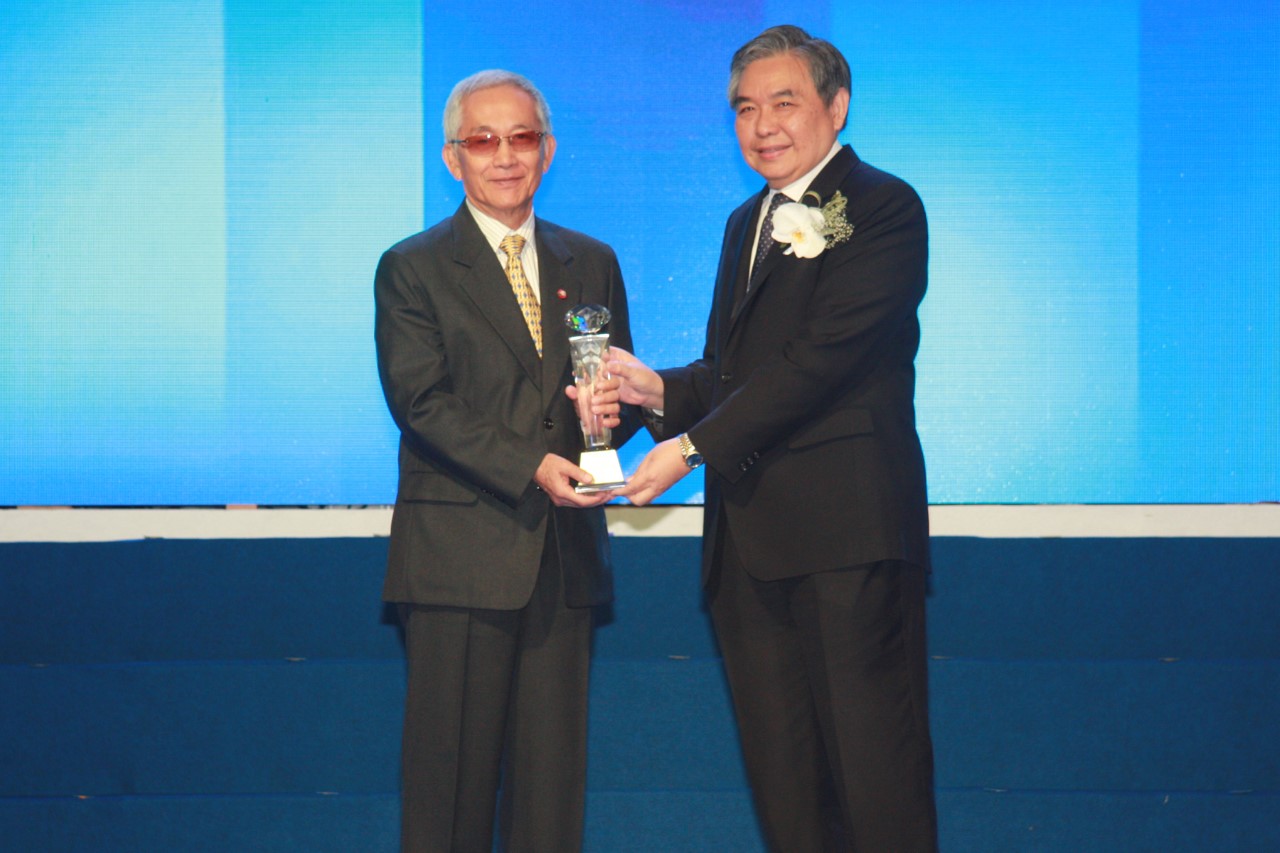 ทิพยประกันภัยรับรางวัลบริหารงานดีเด่น 59