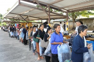 04.มอบสิ่งของเครื่องใช้ที่จำเป็น