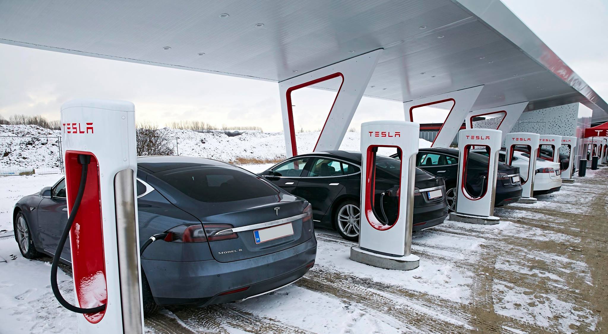 Tesla_SuperchargingStation