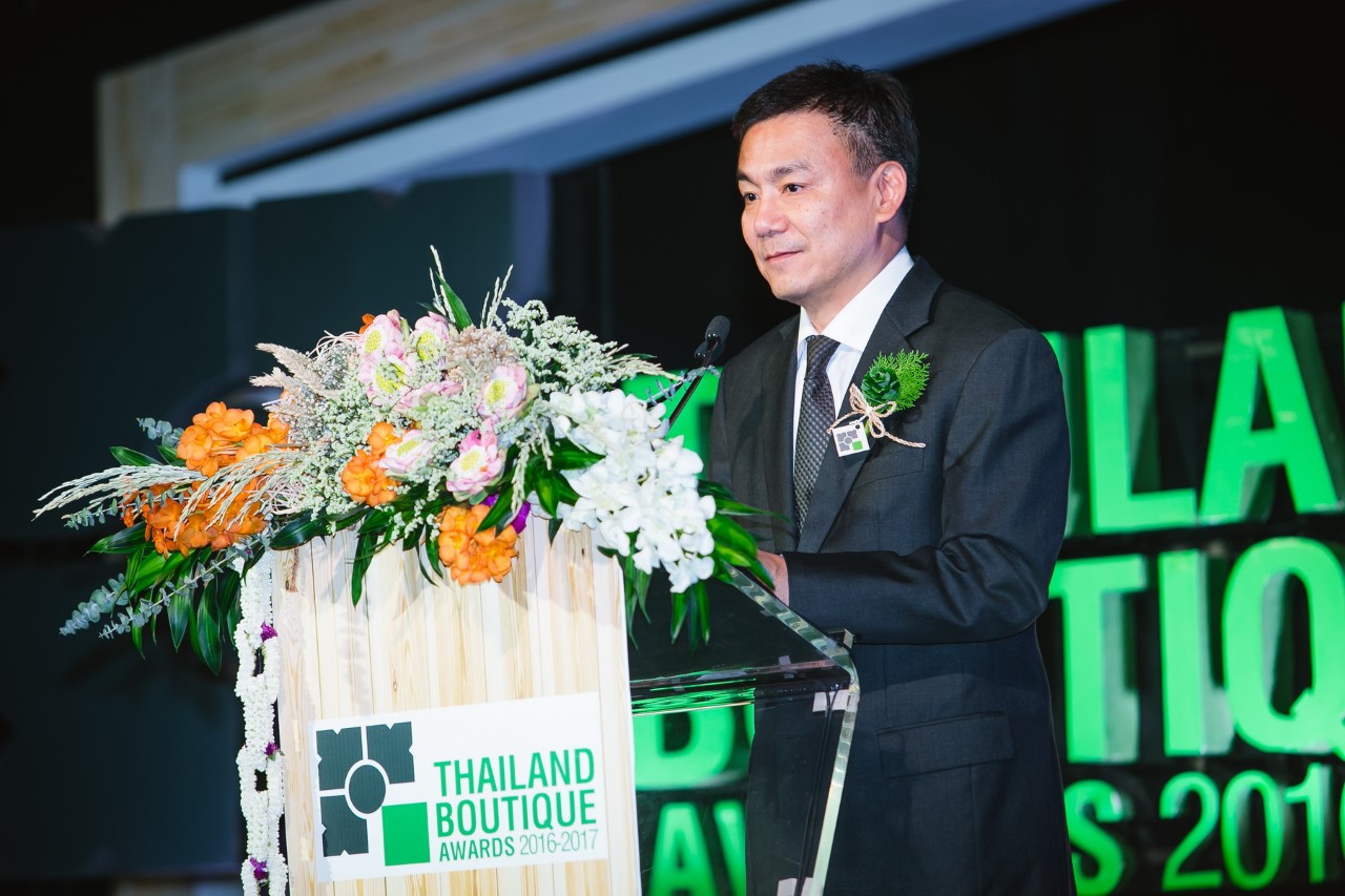 Mr.พงษ์ภาณุ เศวตรุนทร์ ประธานในพิธีประกาศผลและมอบรางวัล