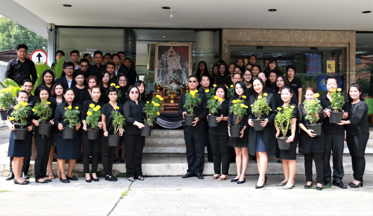 สมาคมประกันวินาศภัยไทย ปลูกดาวเรือง รำลึกในพระมหากรุณาธิคุณ รัชกาลที่ 9 (2)