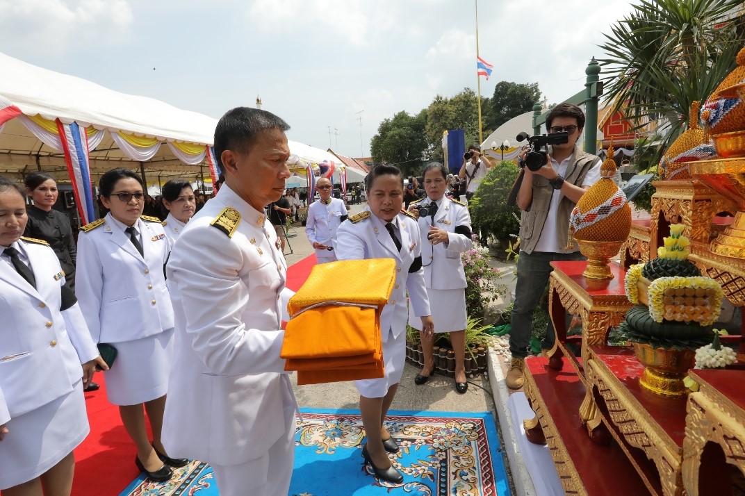 คุณศุภเดชถวายผ้าพระกฐิน