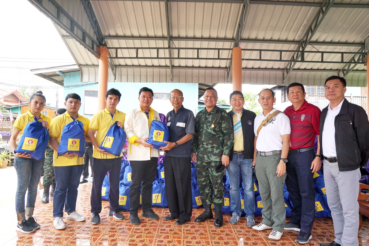 1.ช่่วยน้ำท่วมอยุธยา-อ่างทอง