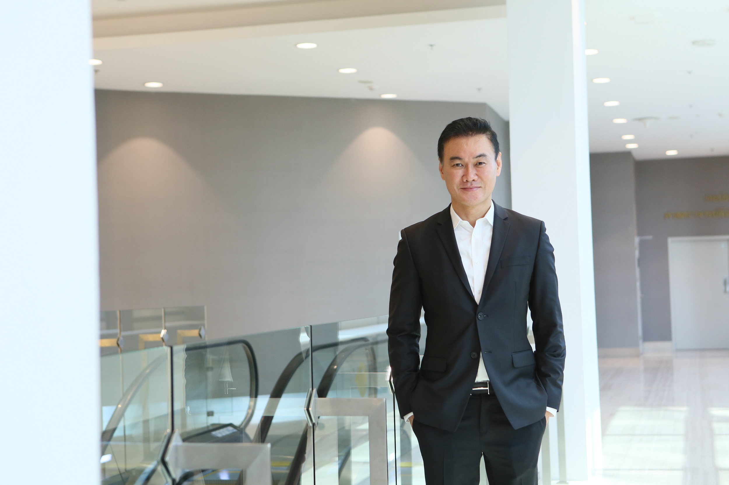 คุณชนะชัย จุลจิราภรณ์