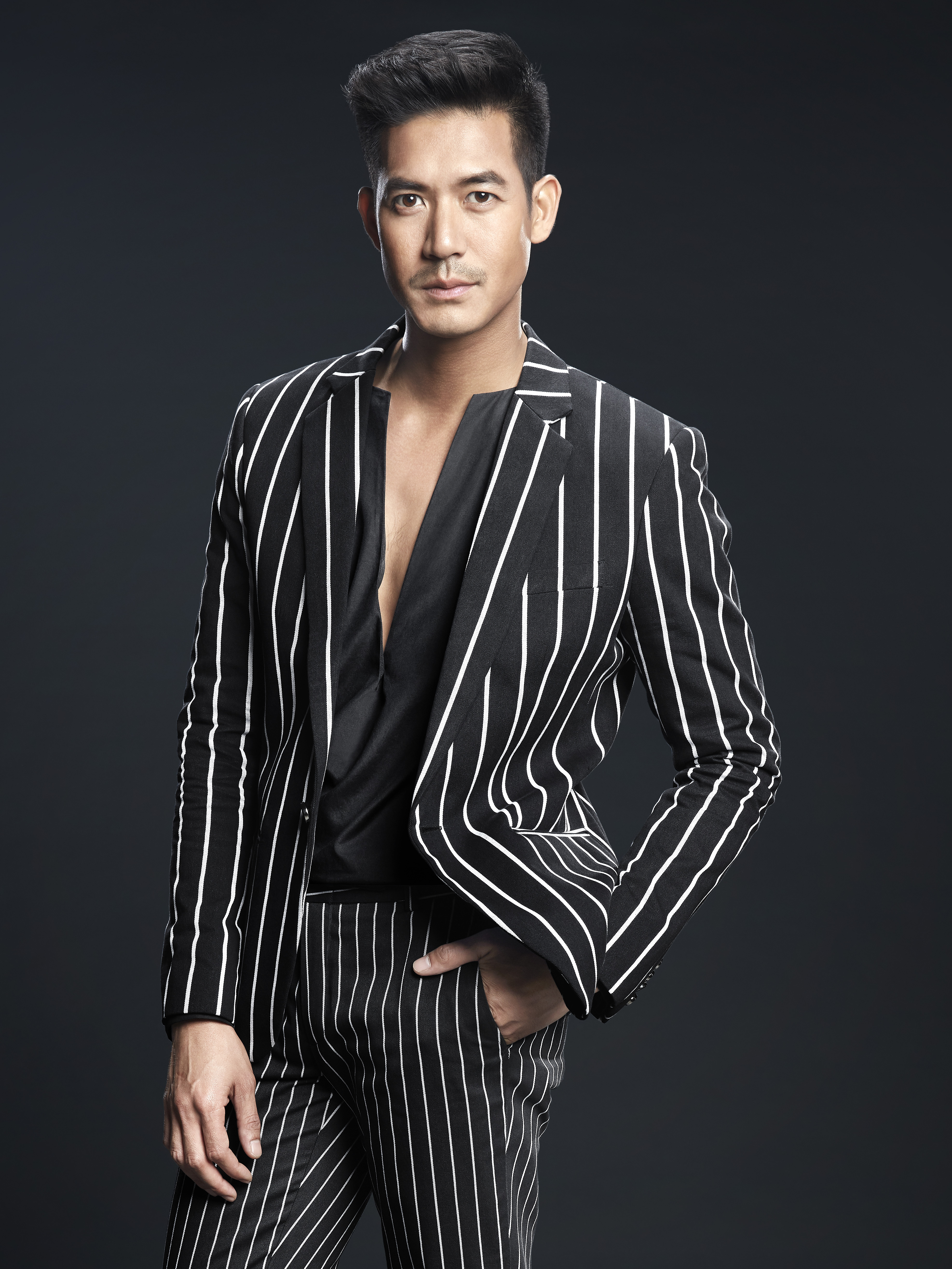 Pic_AIS Presenter NEXT G_เวียร์ ศุกลวัฒน์ คณารศ